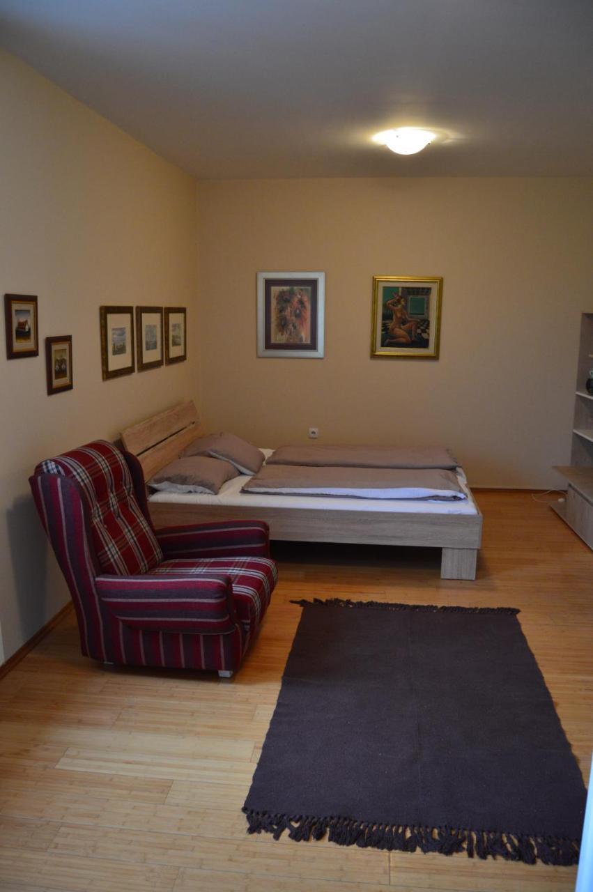 Apartman Mile Appartement Subotica Buitenkant foto