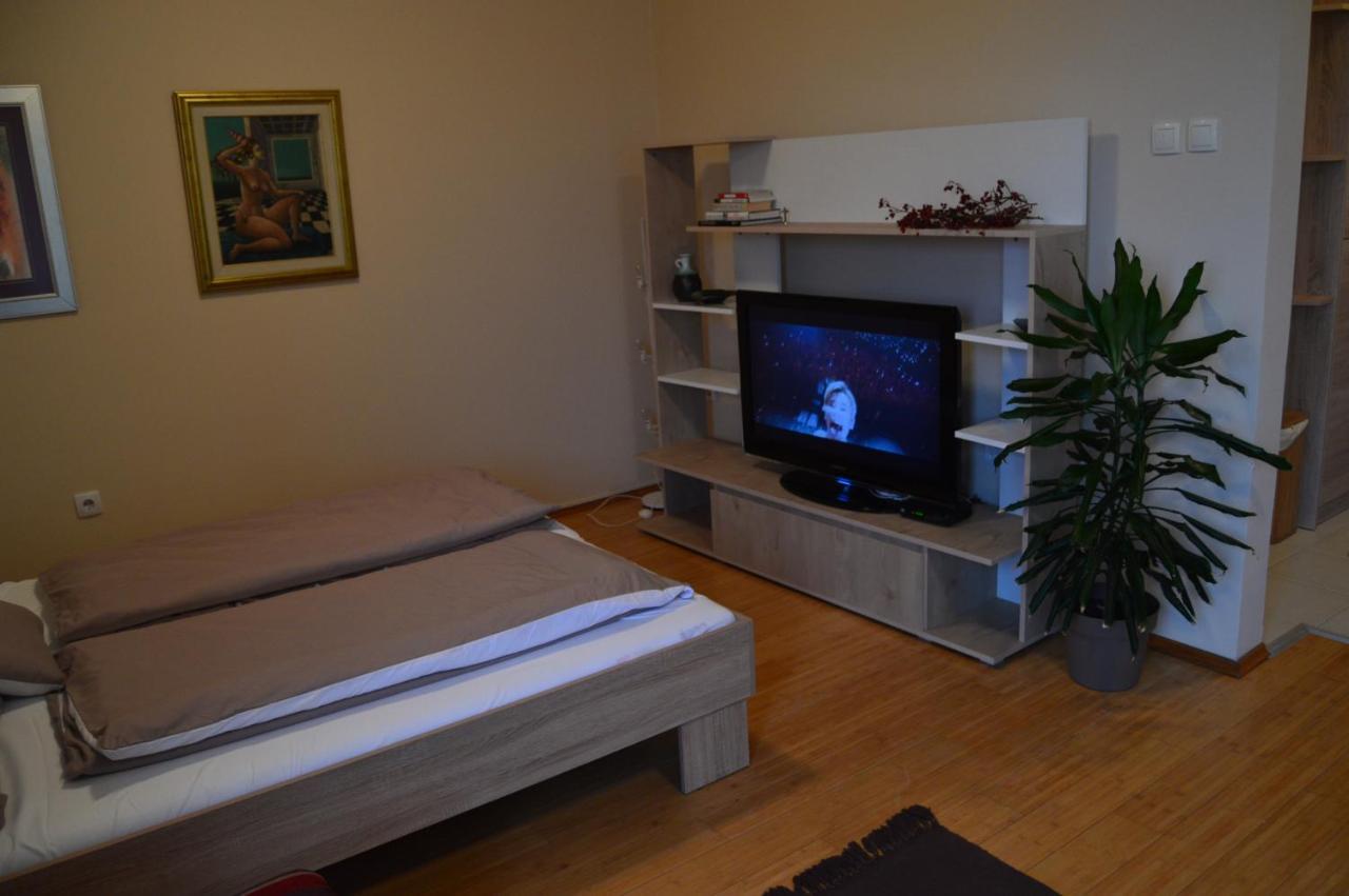 Apartman Mile Appartement Subotica Buitenkant foto
